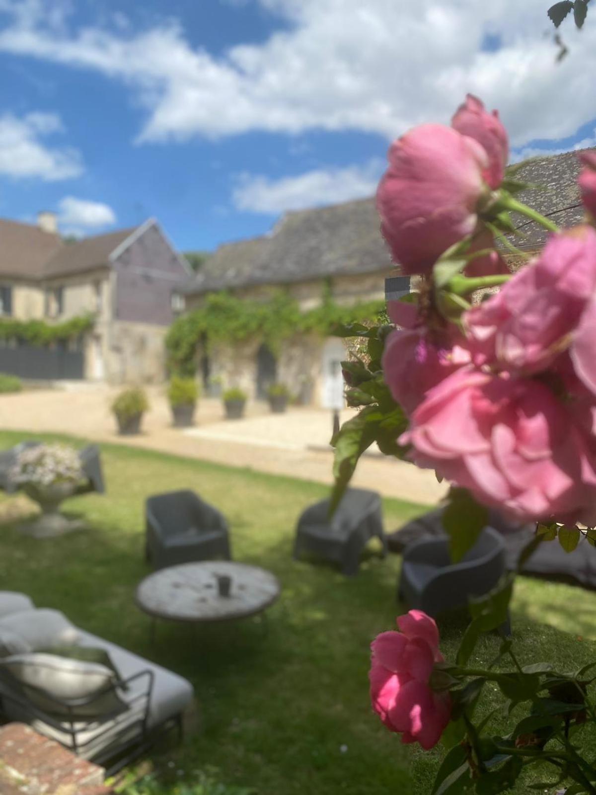 La Ferme De Valeuse Bed and Breakfast Morienval Eksteriør billede